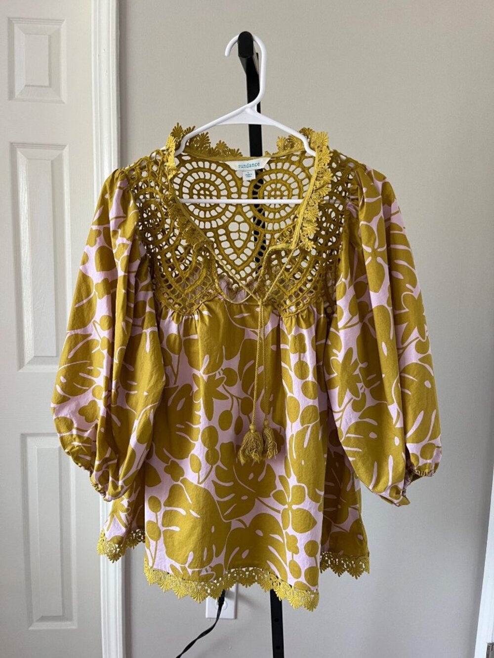 Sundance Harmonia Crochet V Neck Tasseled Blouse in Moss Floral Size L - Picture 2 of 6